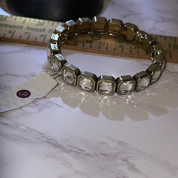 Rhinestone Magnetic Clasp NWT Bracelet - Picture 2 of 5